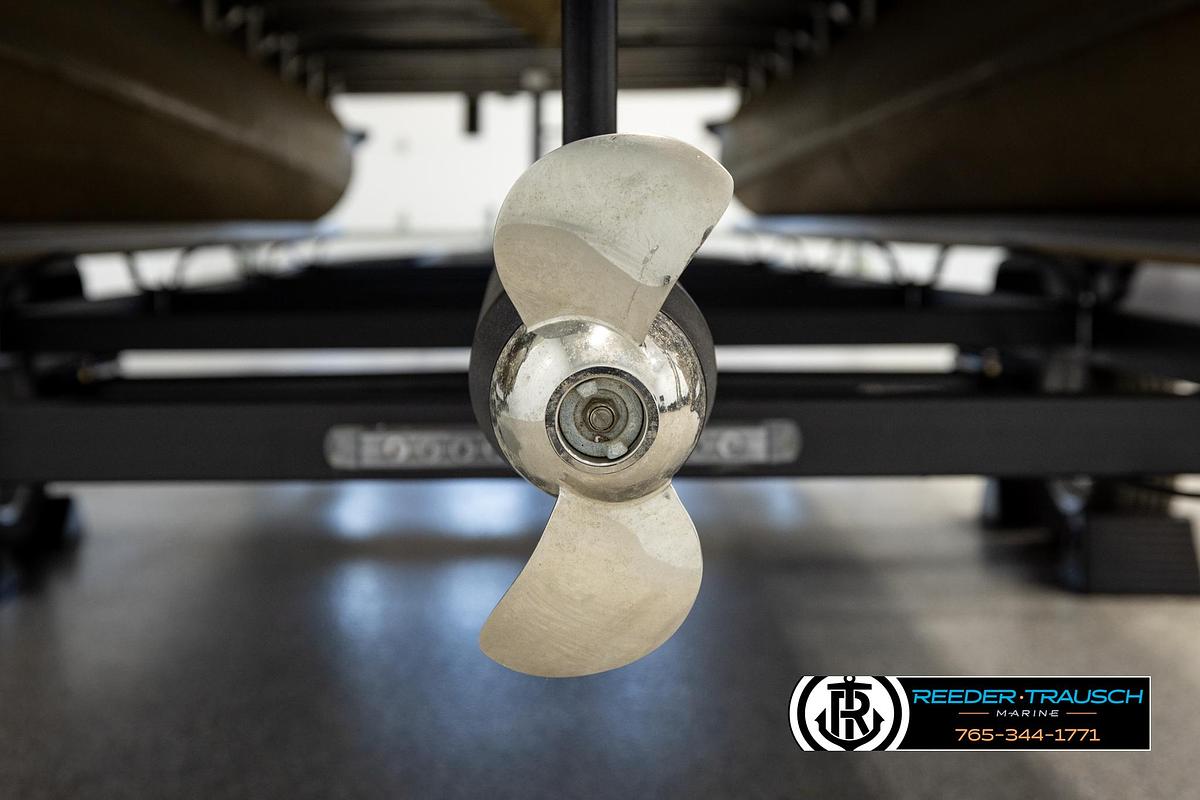 Used 2008 Bennington 2050 FSI