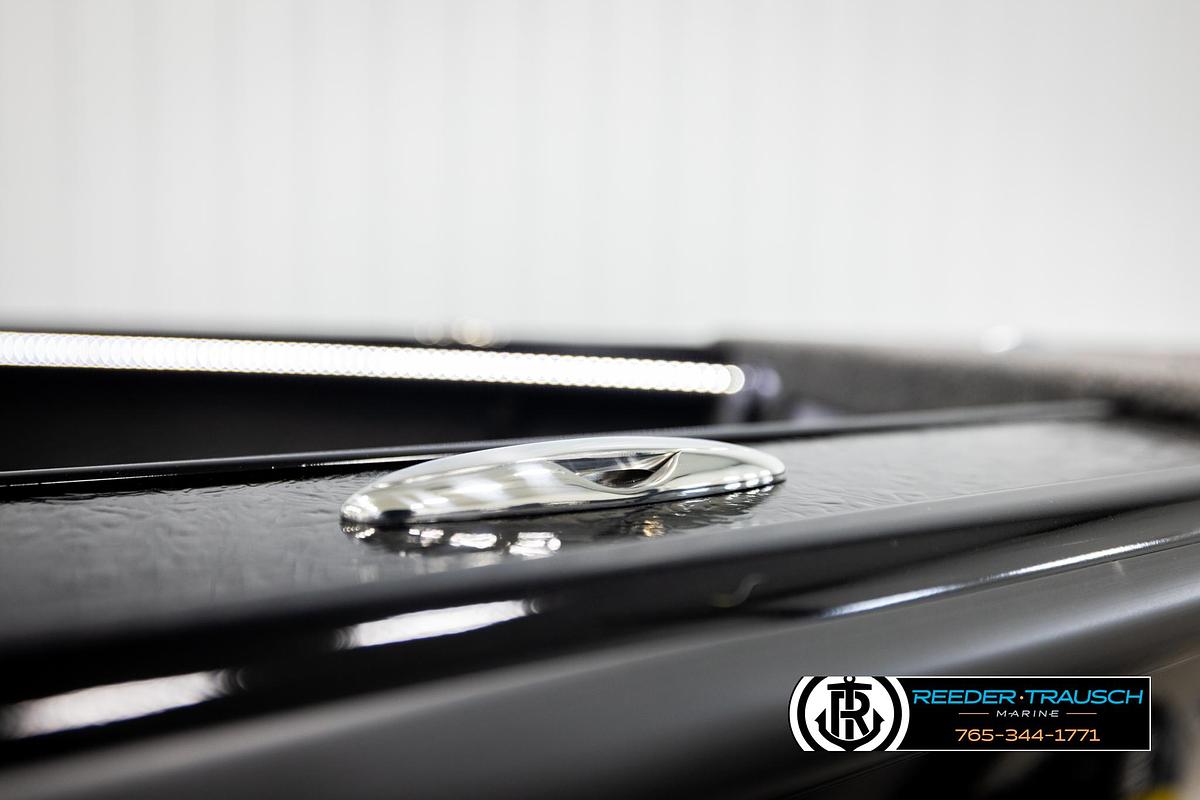 2026 Lund 1975 Pro V Sport