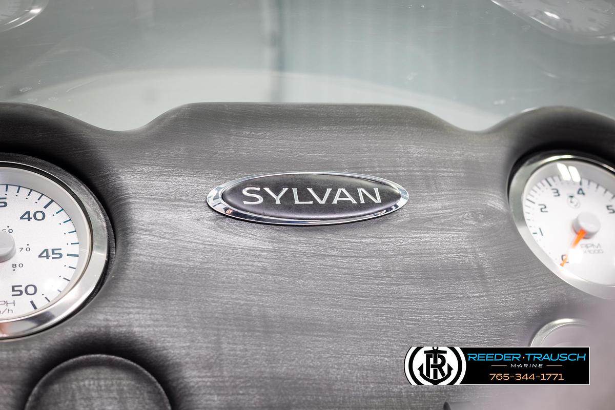 Used 2015 Sylvan 8520 Mirage