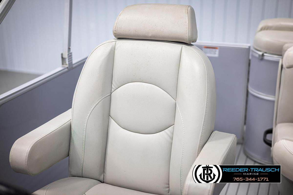 Used 2015 Sylvan 8520 Mirage