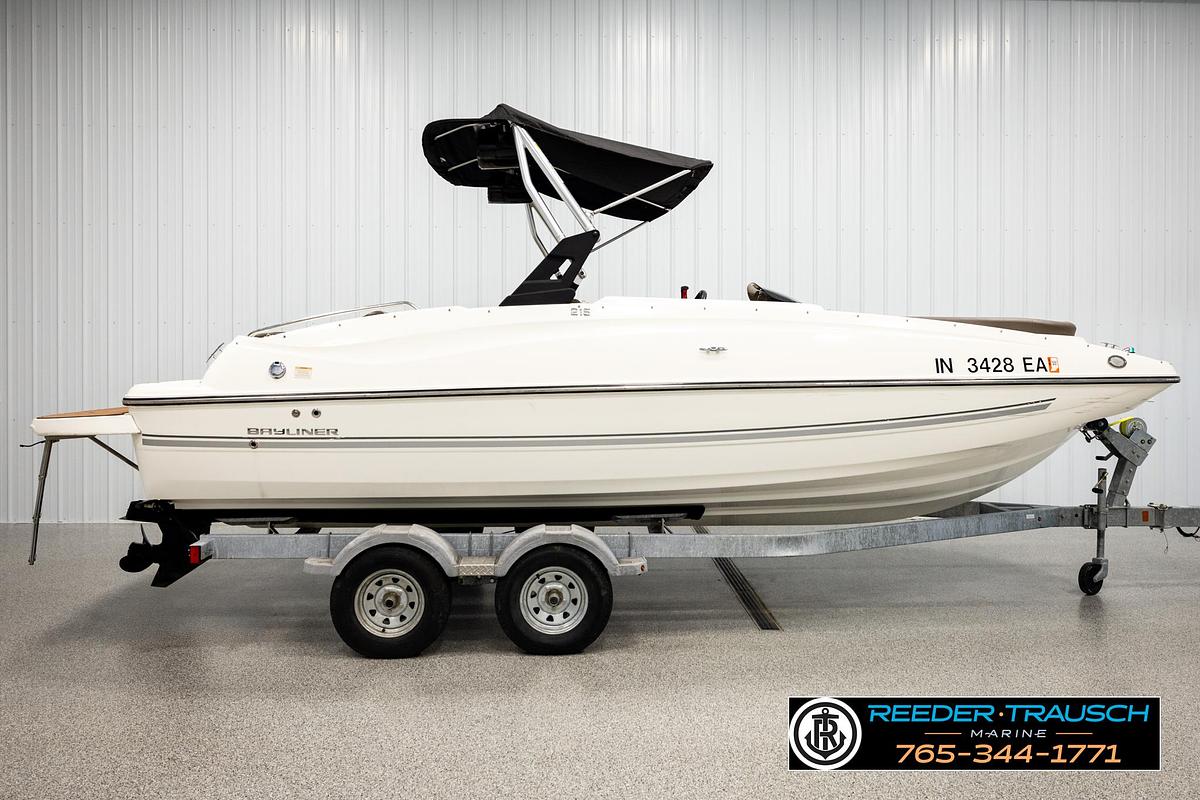 Used 2017 Bayliner 215