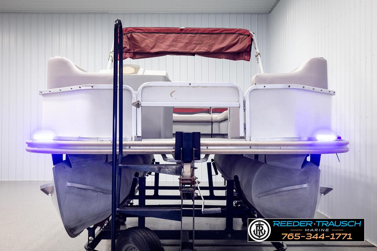 Used 2003 Fishers 220 Fisher