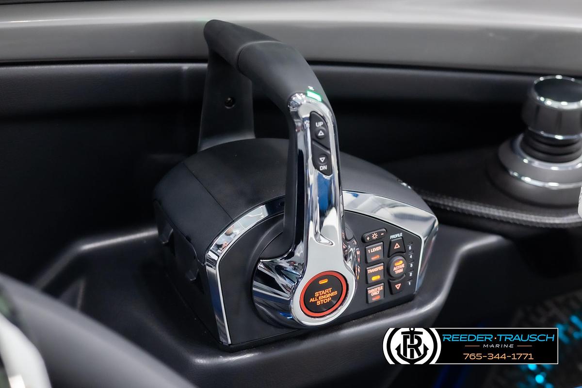 2025 Avalon Excalibur LTD QLW