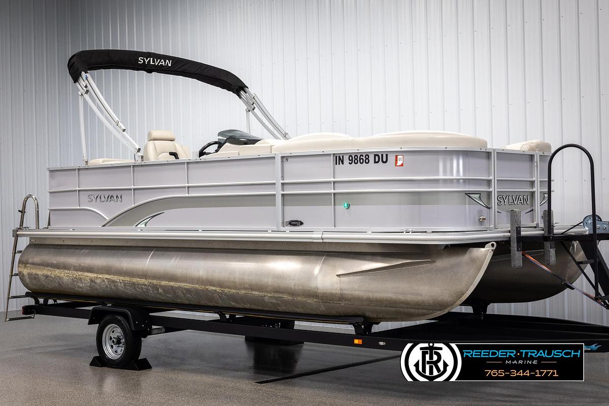 Used 2015 Sylvan 8520 Mirage