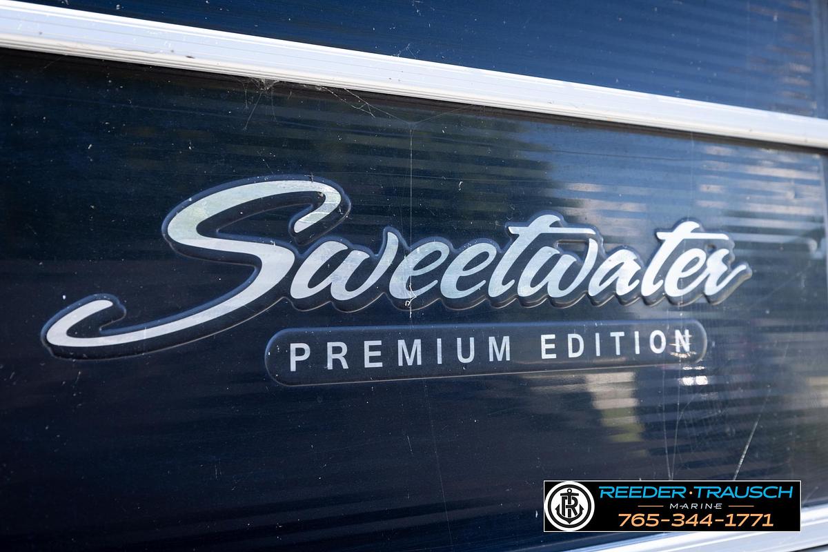 Used 2013 Godfrey Sweetwater 220