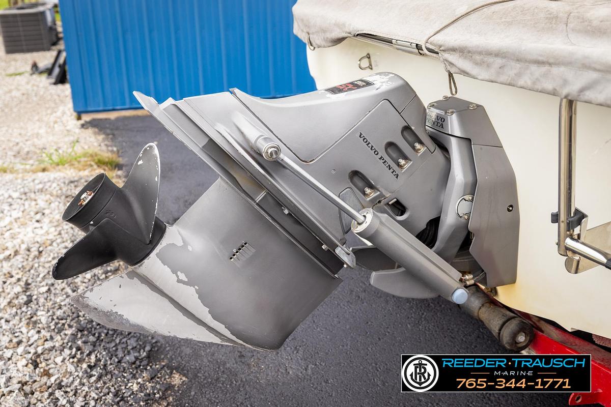 Used 2003 Larson SEI 180