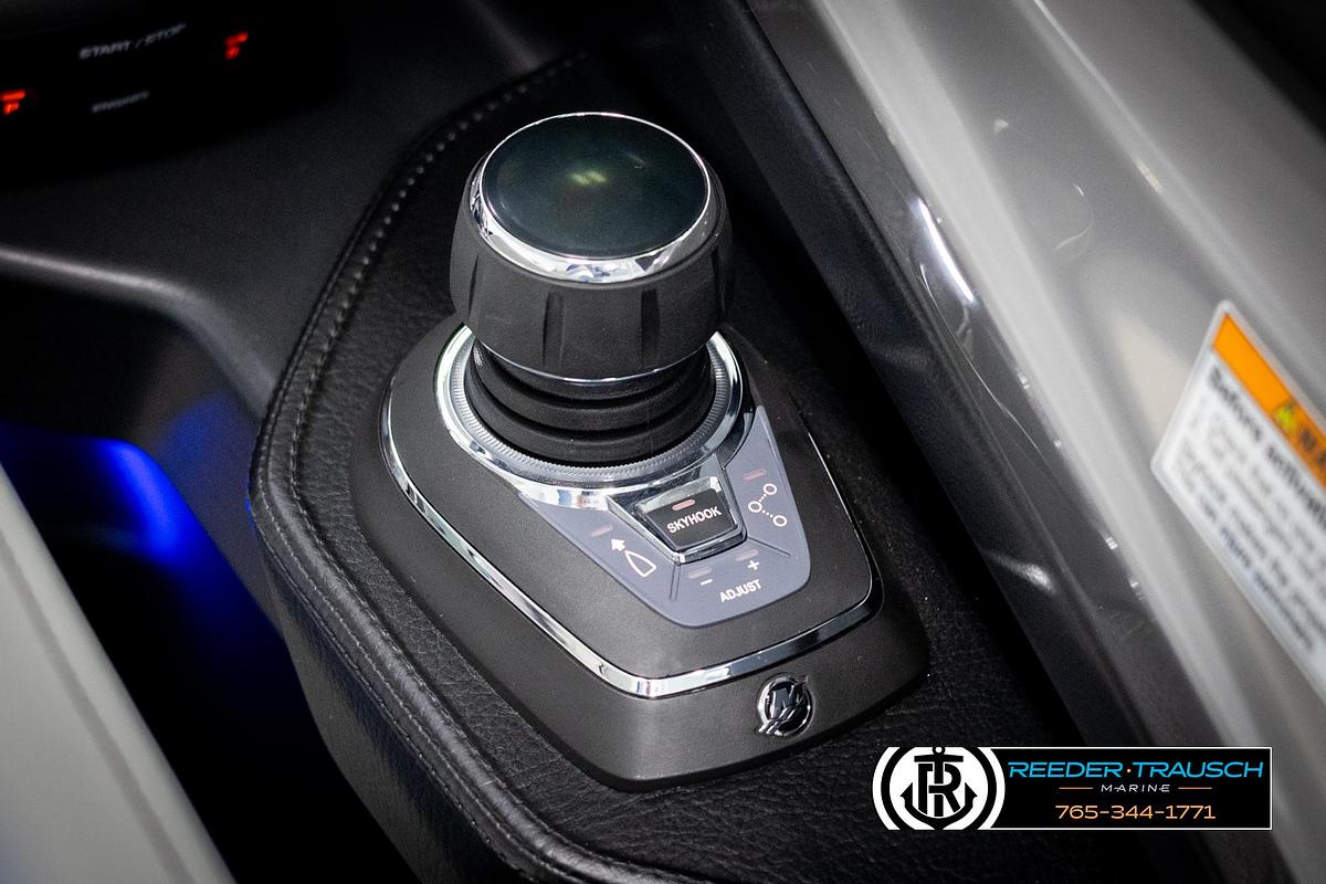 2025 Avalon Excalibur LTD QLW