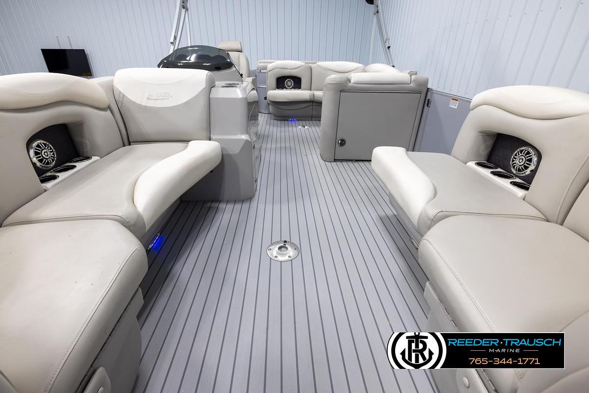 Used 2015 Sylvan 8520 Mirage