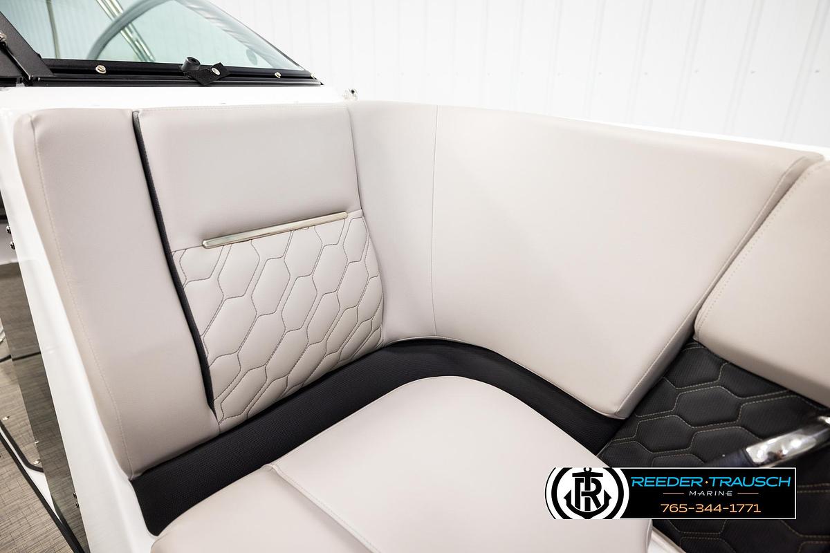 Used 2024 Four Winns H4