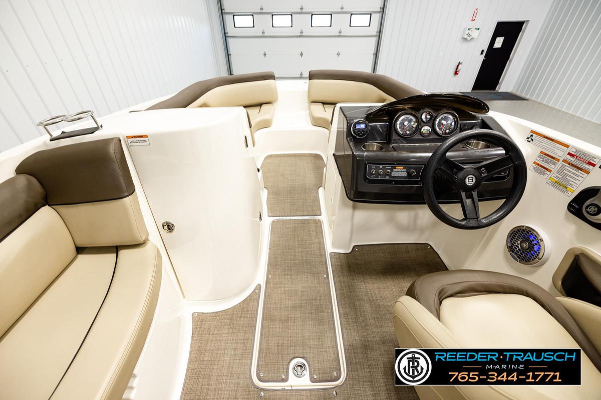 Used 2017 Bayliner 215