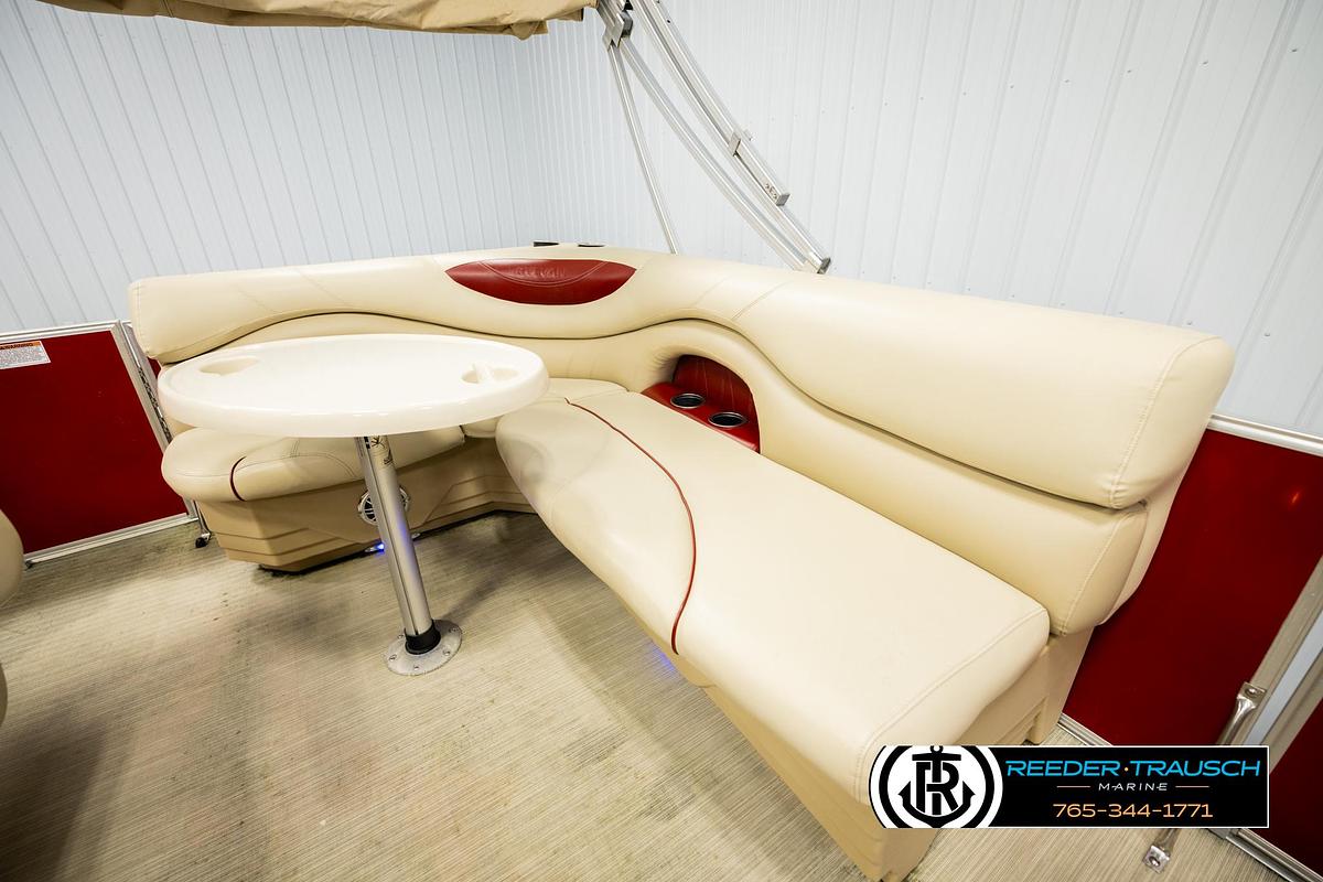 Used 2017 Sylvan 818 Mirage Cr