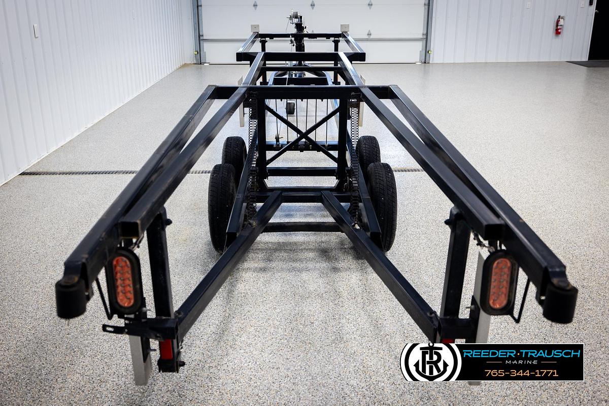 Used 2018 Hoosier LL220N