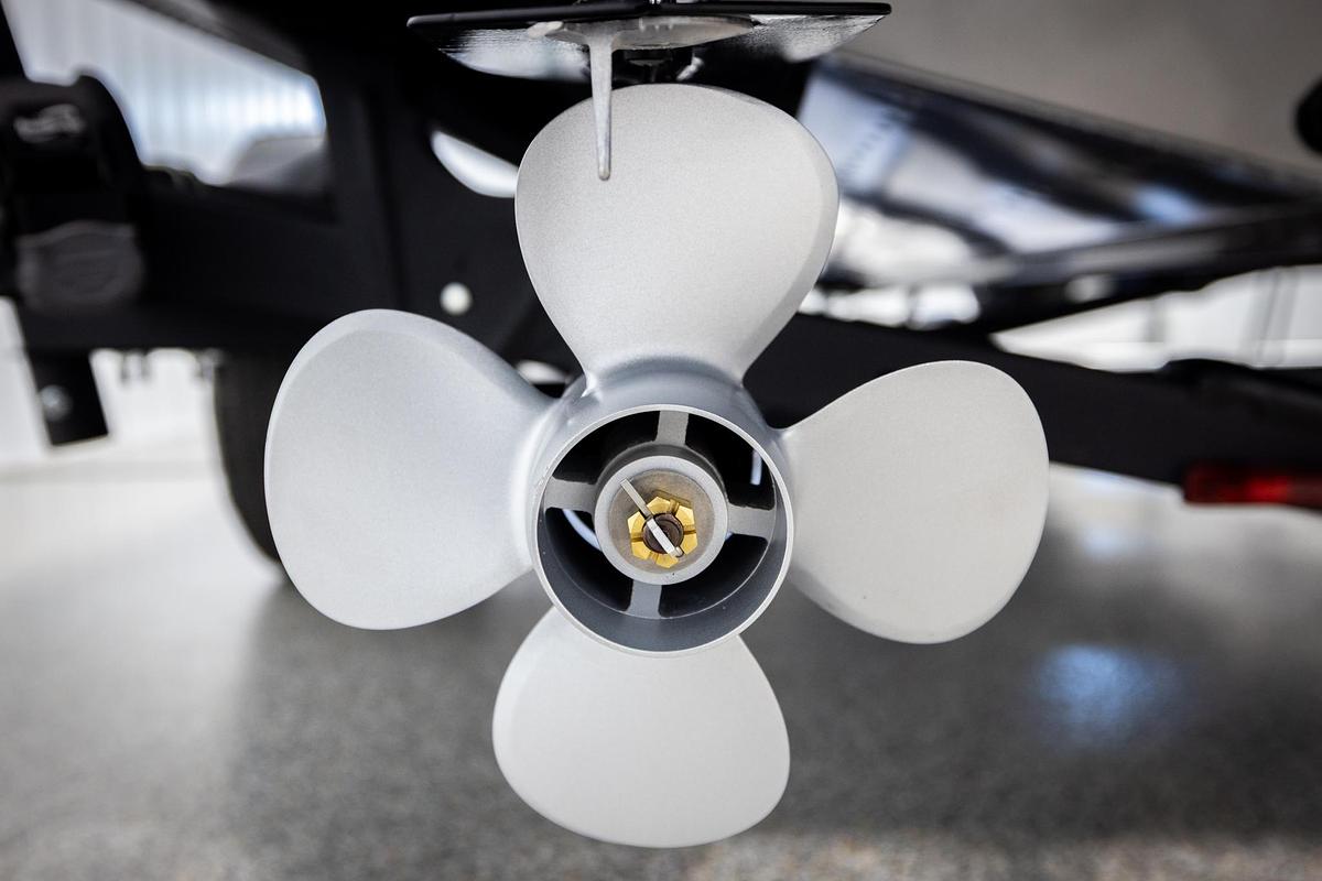 2026 Lund 2075 Impact XS