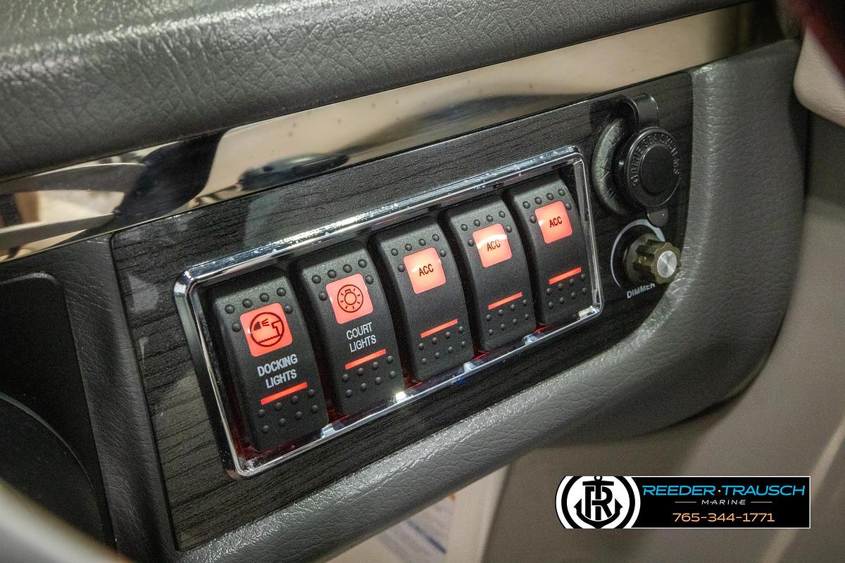 Used 2016 Chaparral 216 SSI