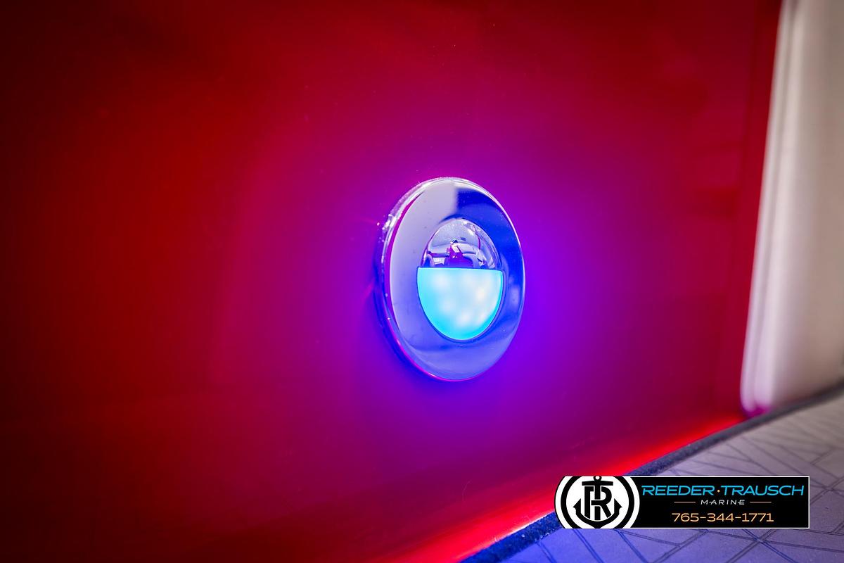 Used 2022 Crownline 220 LPX