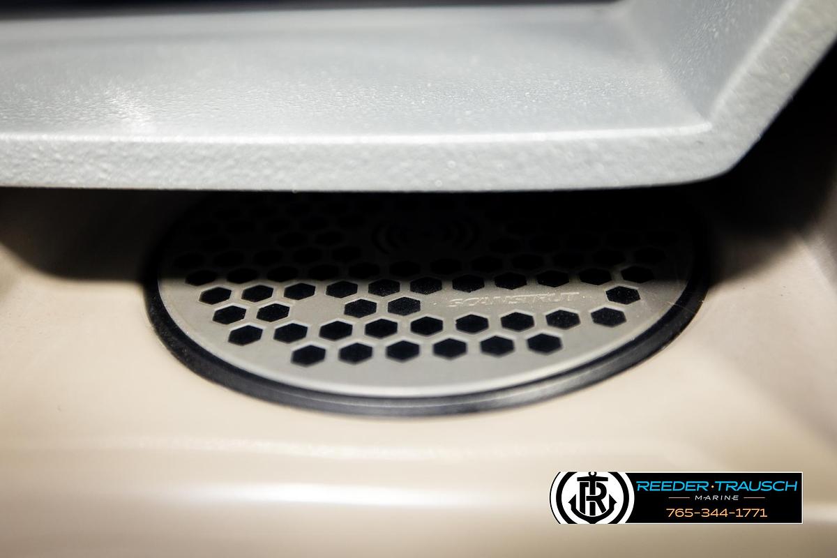 Used 2023 Barletta 21 UC