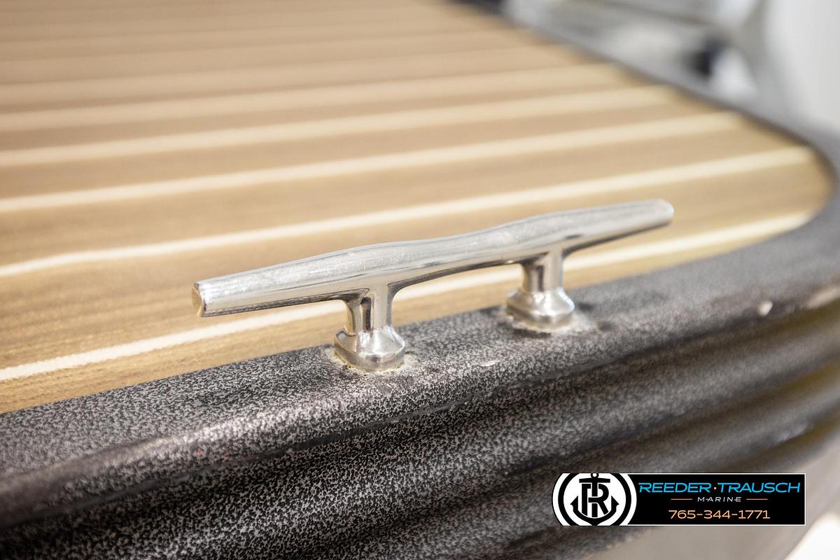 Used 2017 Manitou Oasis SHP