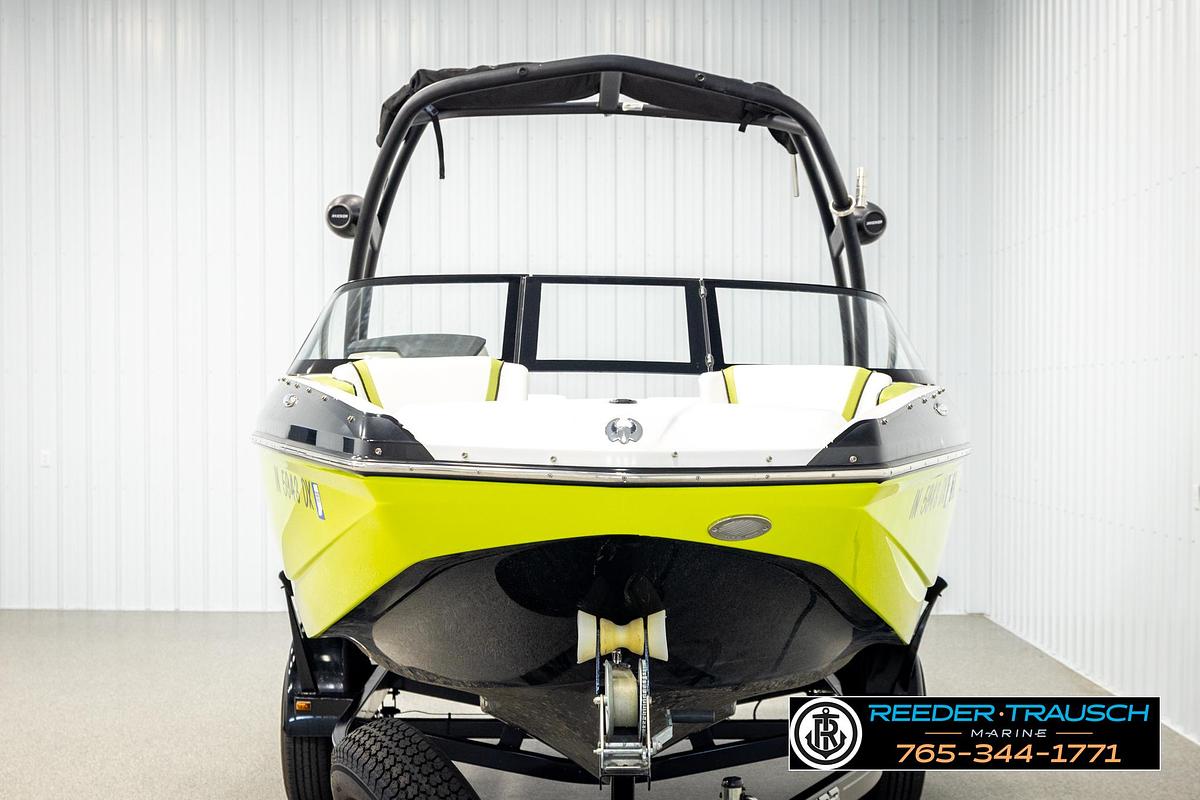 Used 2016 Scarab 195