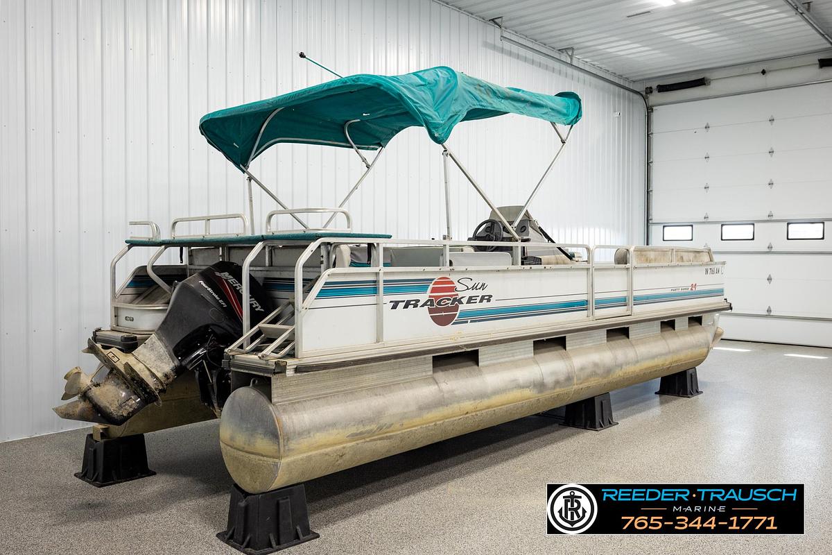 Used 1993 Sun Tracker Party Barge 24