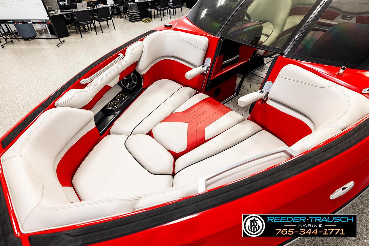 Used 2017 Malibu Wakesetter 25 LSV