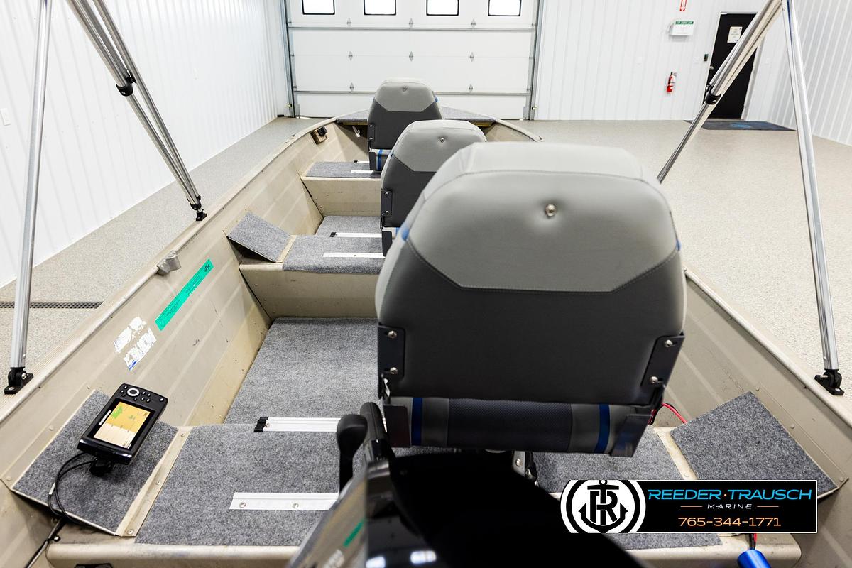 Used 1999 Tracker Guide V-16