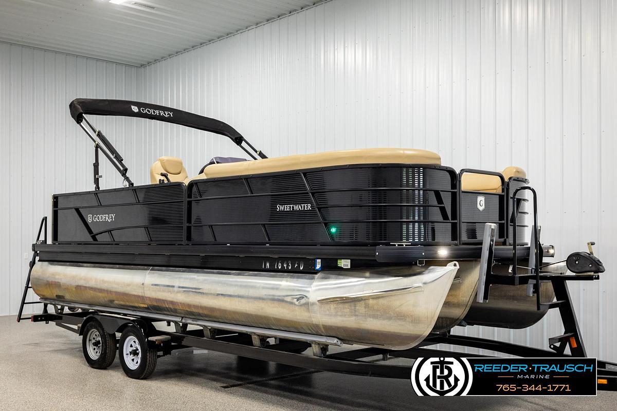 Used 2020 Godfrey 2286 RFL
