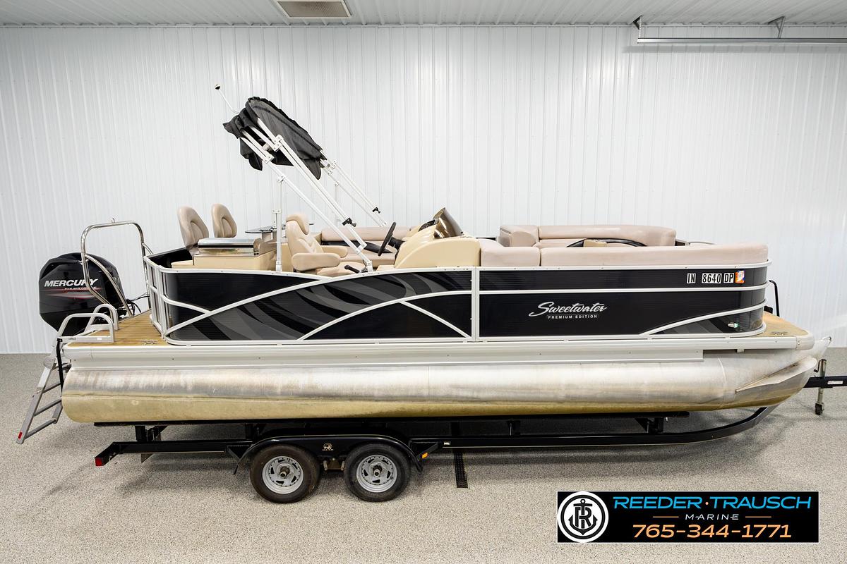 Used 2013 Godfrey Sweetwater 220