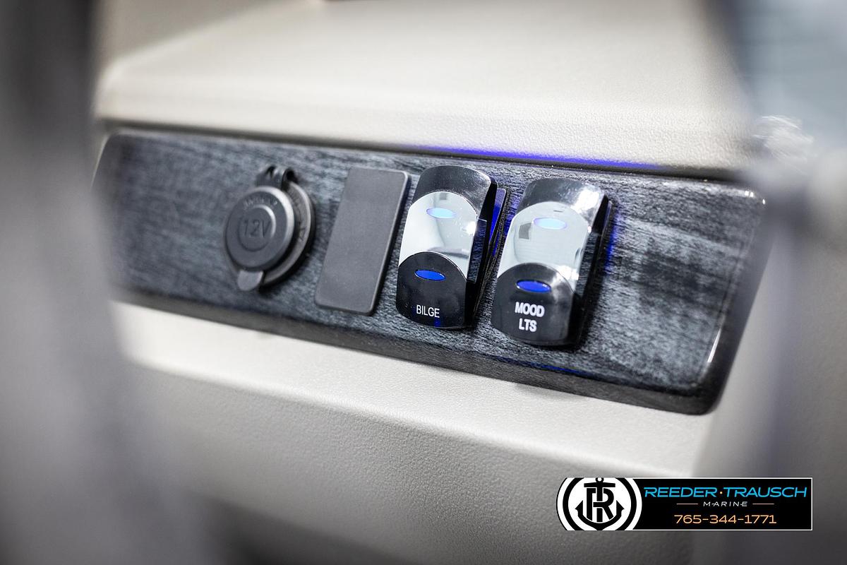 2025 Avalon LSZ Entertainer