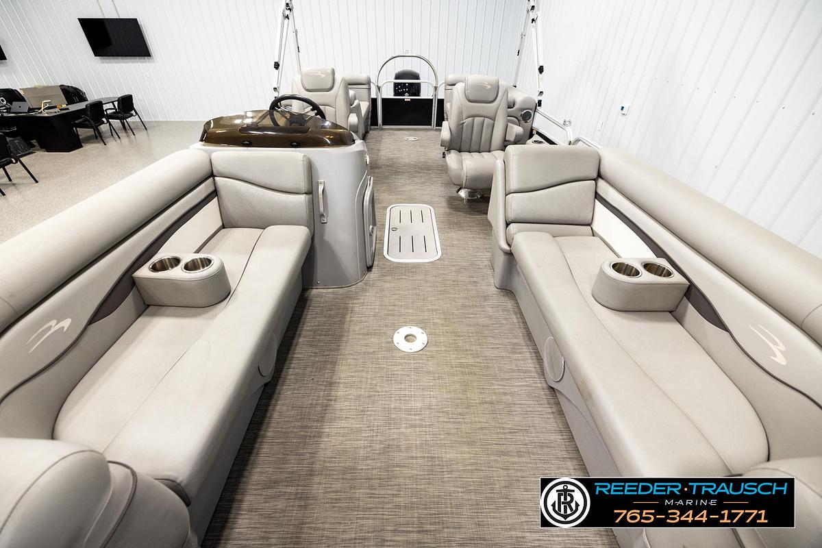 Used 2021 Bennington 22 SVSR