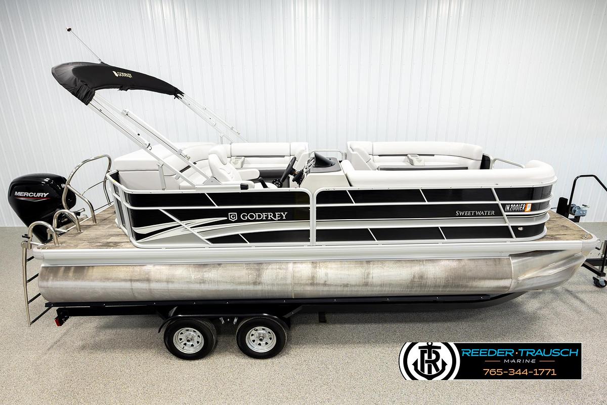 Used 2023 Godfrey SW2286C