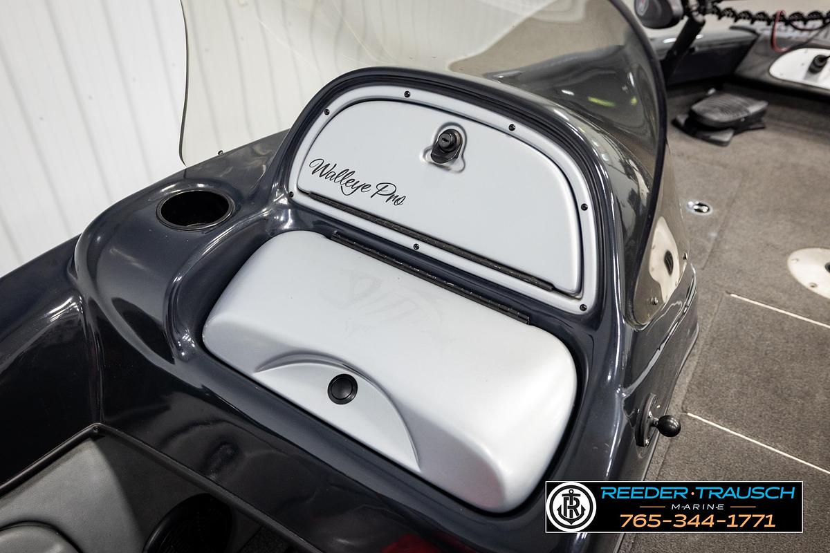 Used 2007 Tracker Tundra 18