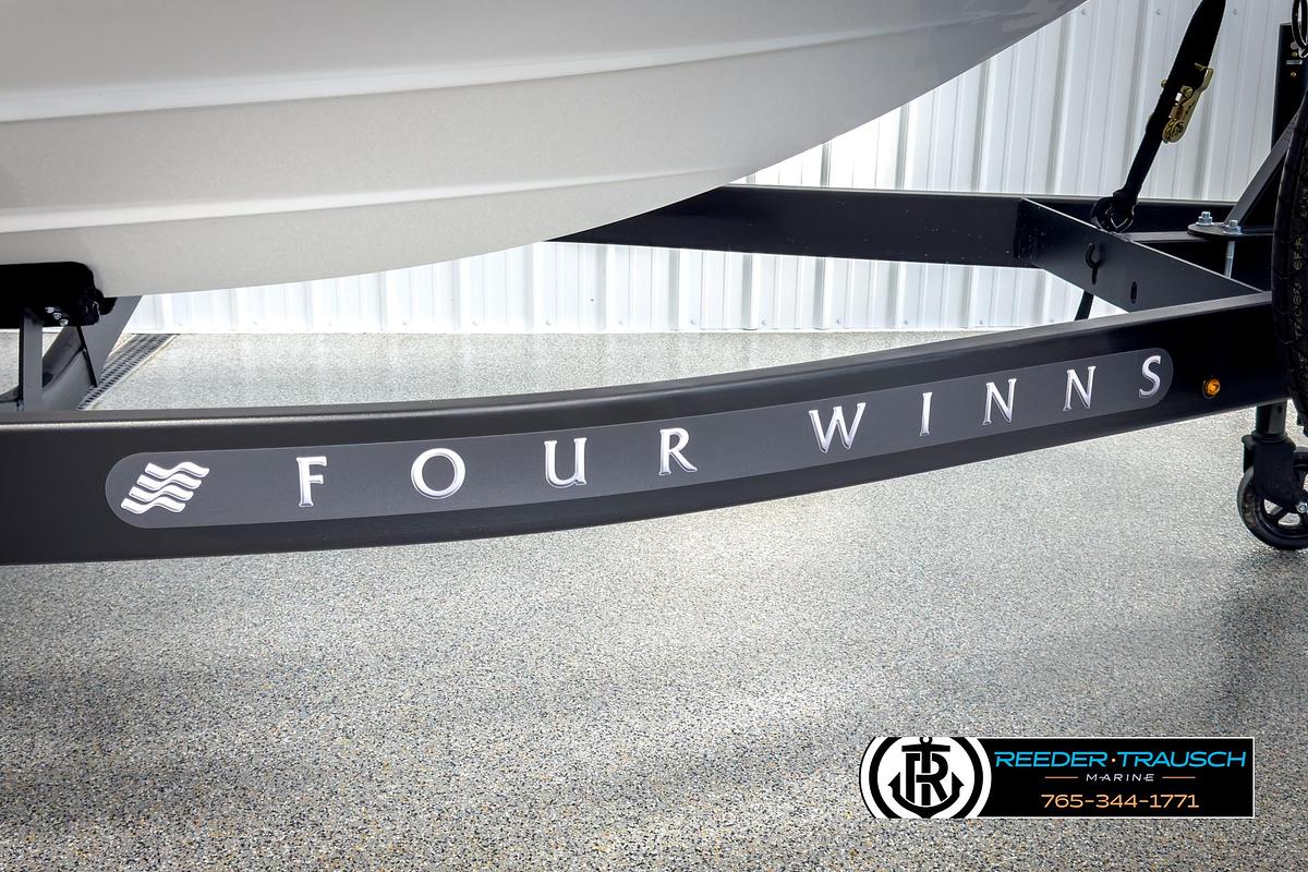 2025 Four Winns HD3