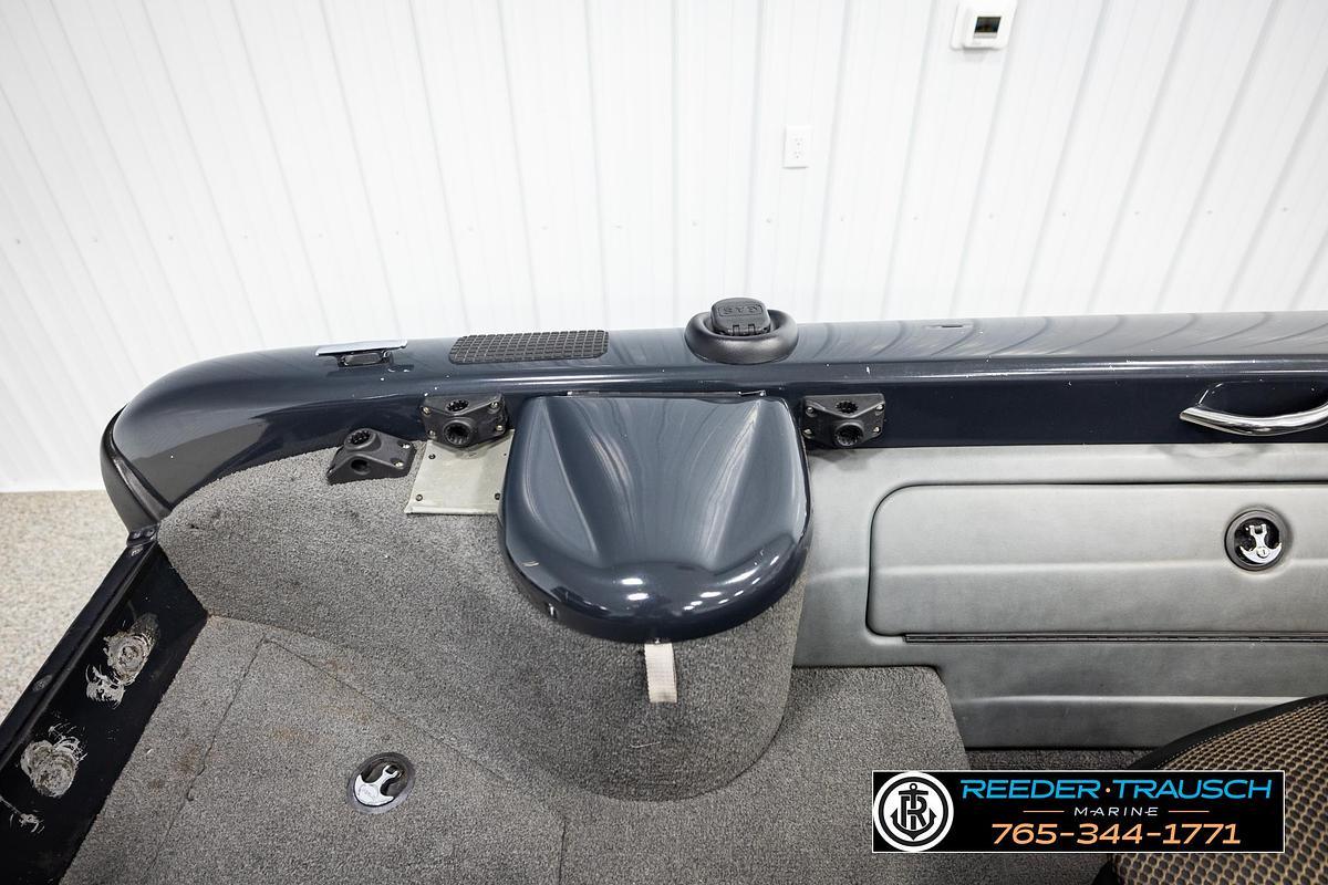 Used 2007 Tracker Tundra 18