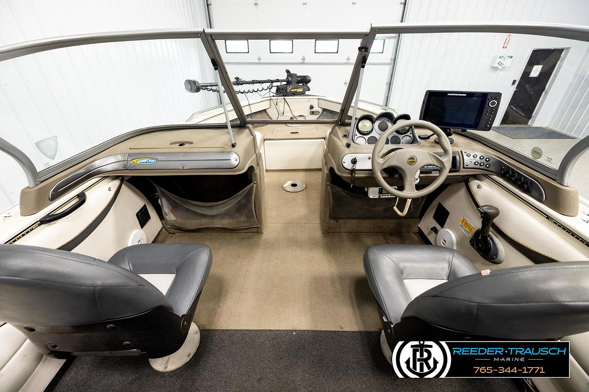 Used 2004 Crestliner 2050 Sport