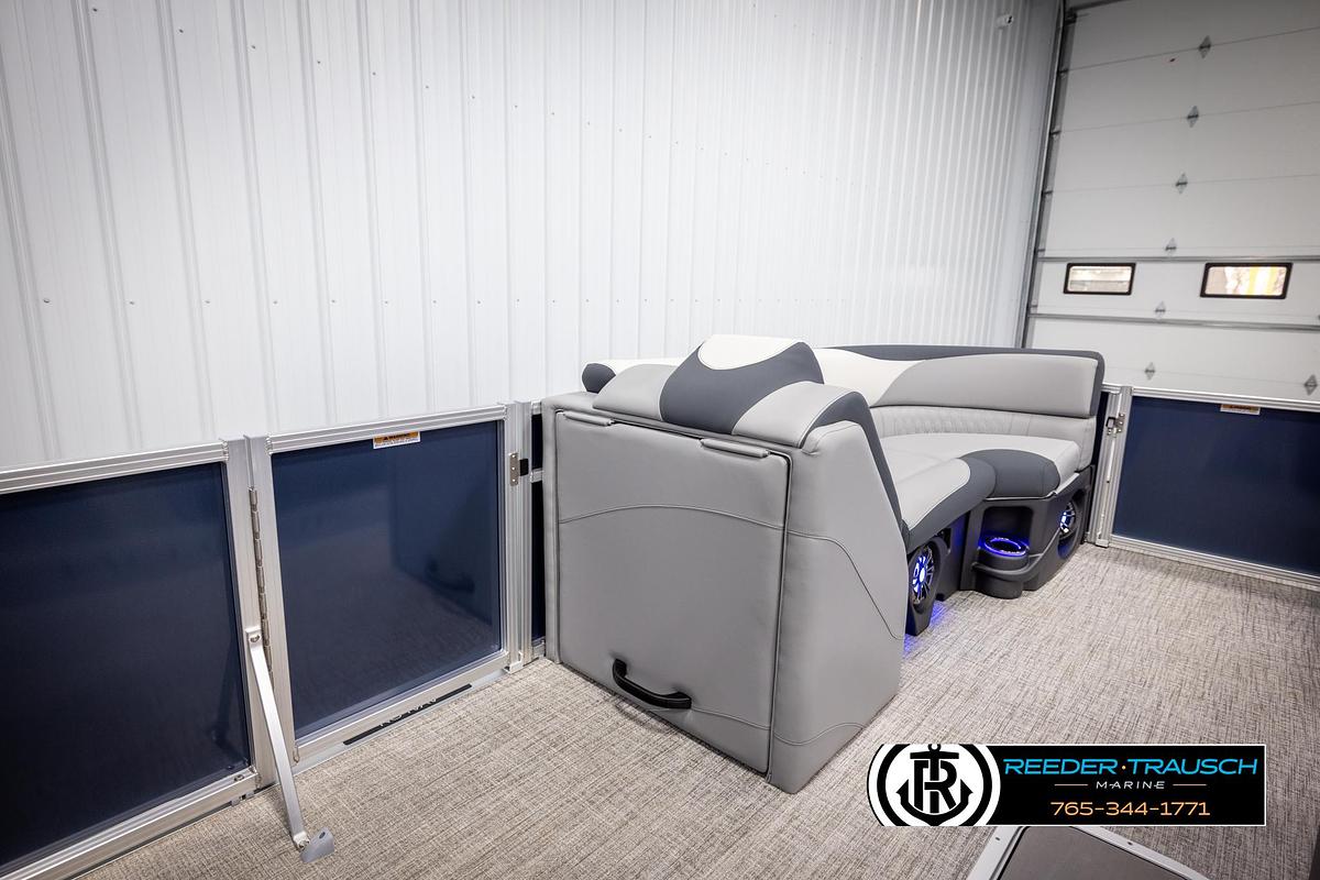 2025 Avalon LSZ Entertainer