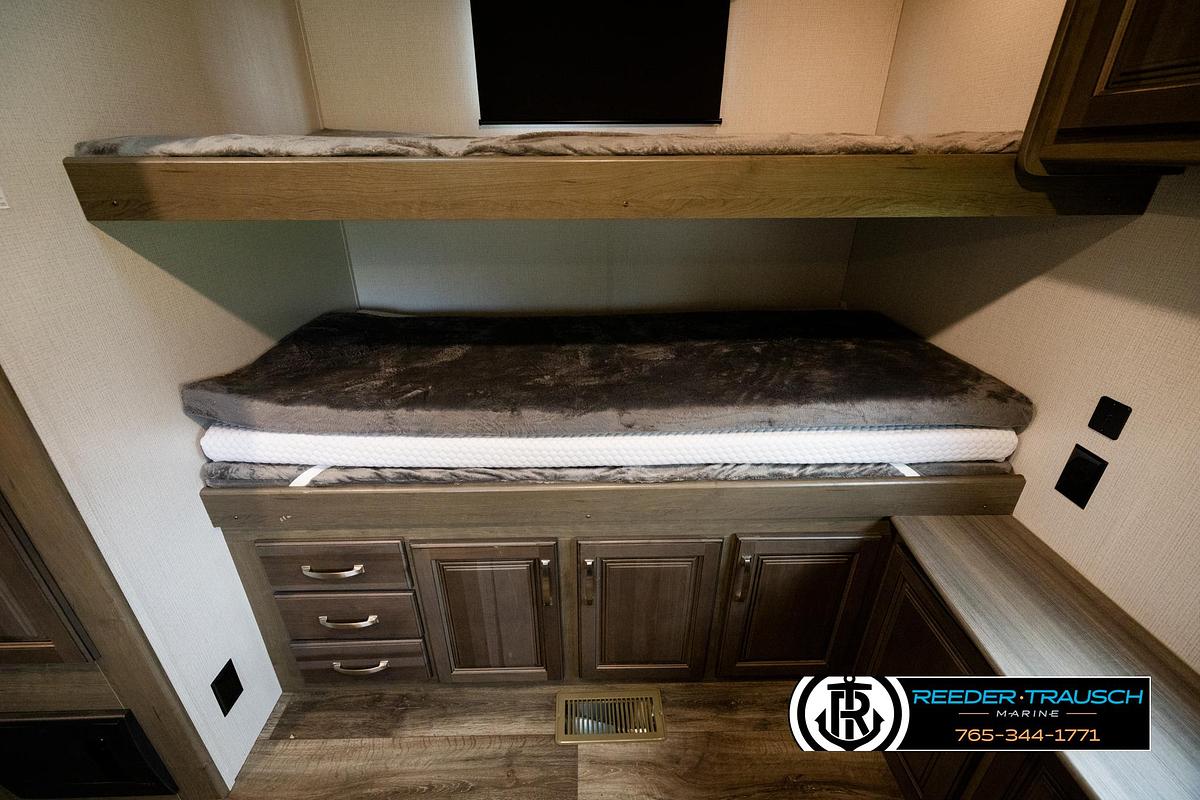 Used 2022 Keystone CG34TSB22