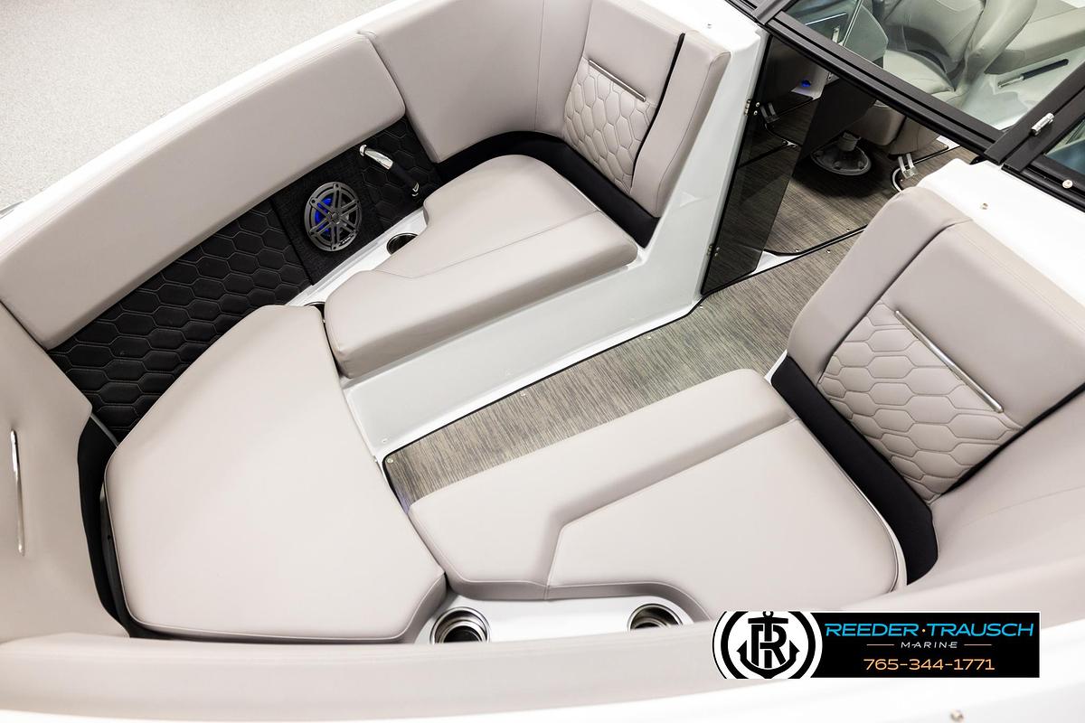 Used 2024 Four Winns H4