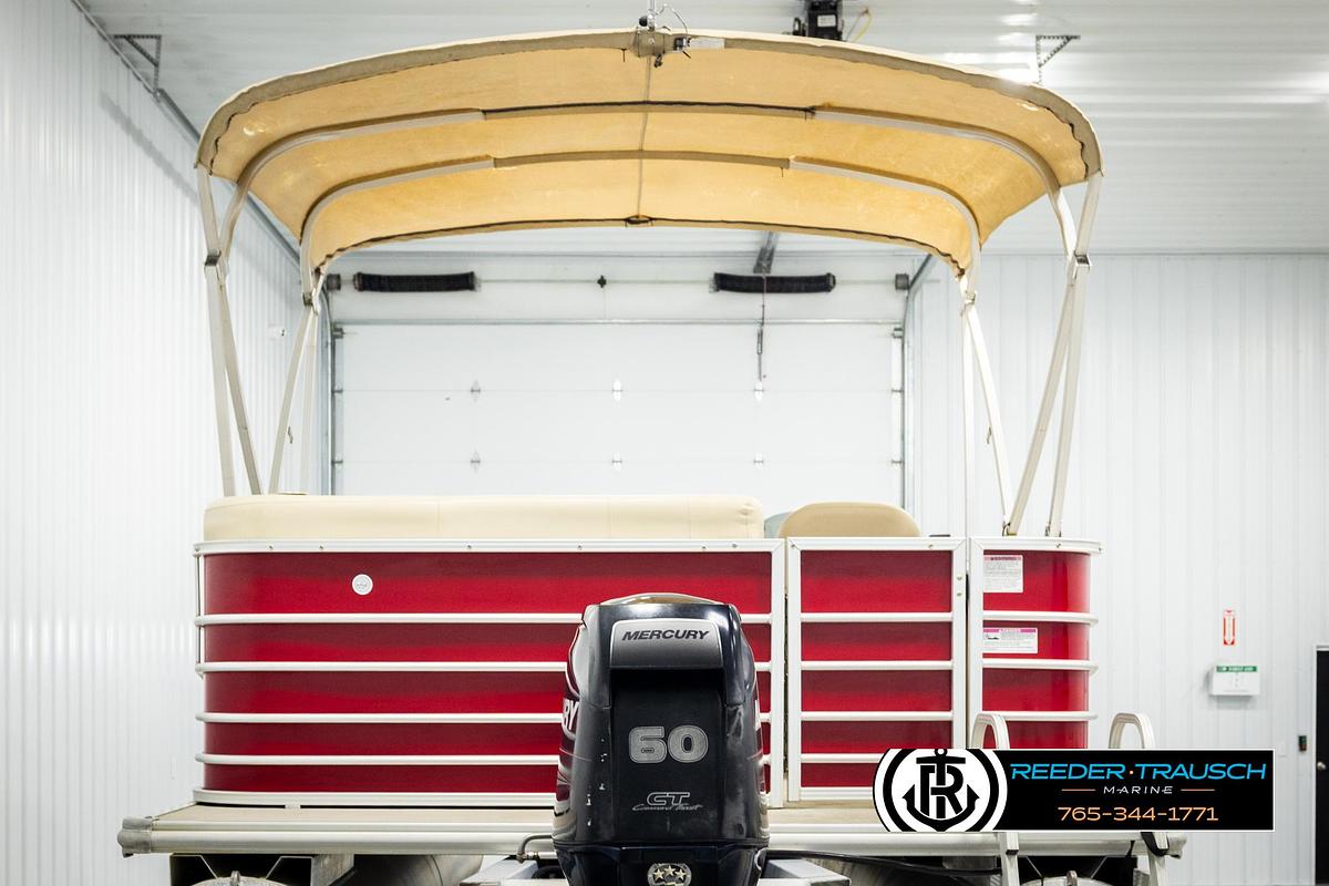 Used 2017 Sylvan 818 Mirage Cr