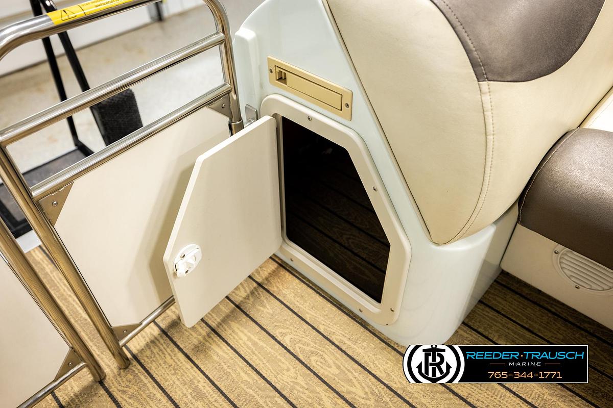 Used 2006 JC Suntoon 23TT