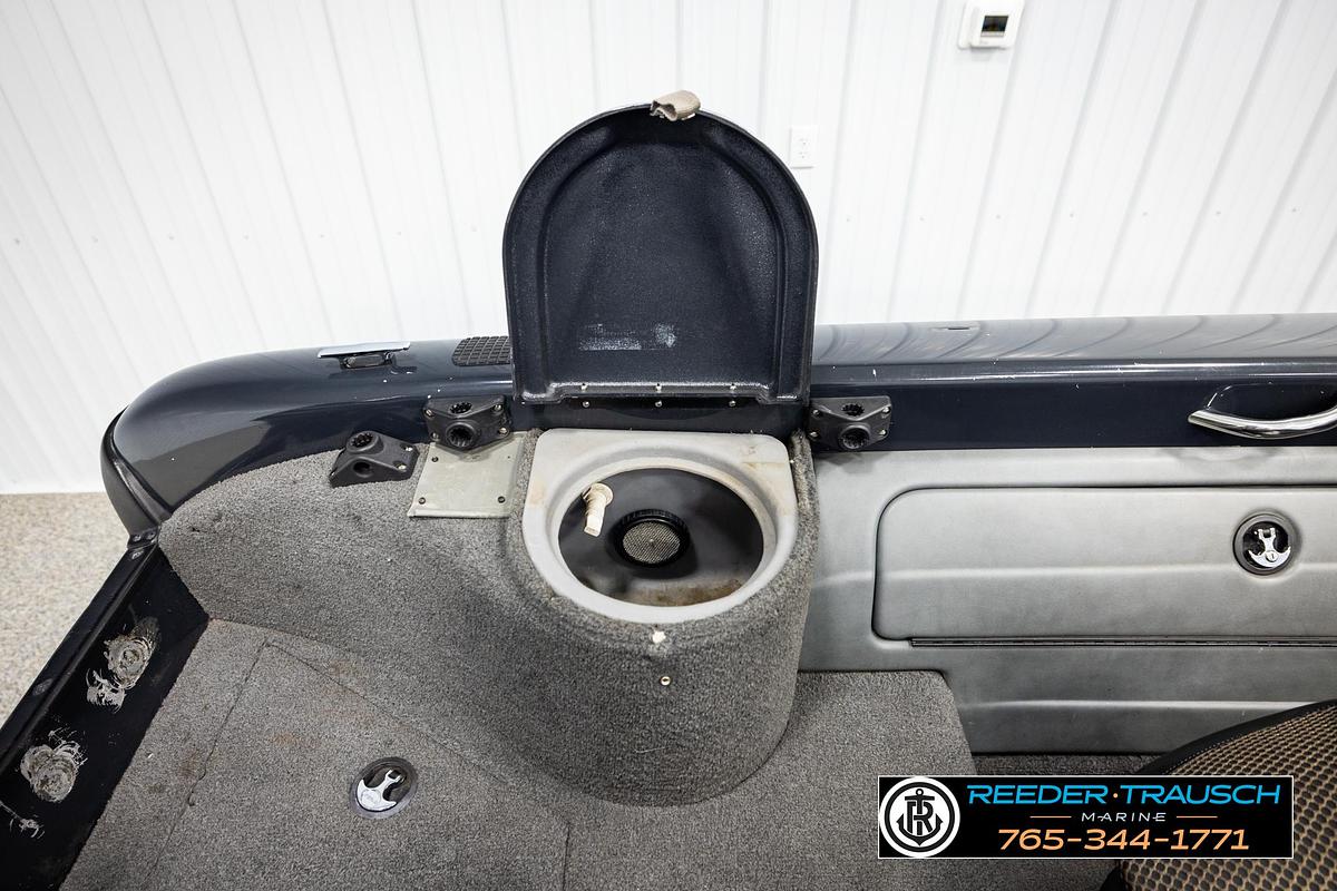 Used 2007 Tracker Tundra 18