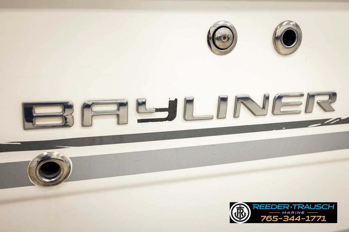 Used 2017 Bayliner 215