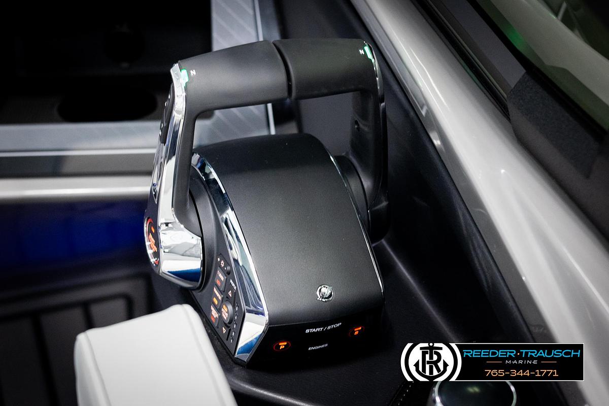 2025 Avalon Excalibur LTD QLW