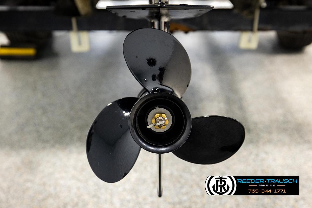 Used 1999 Tracker Guide V-16