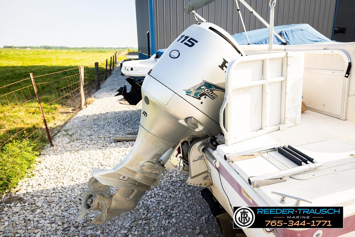 Used 2005 Hurricane 196R