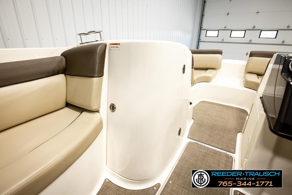 Used 2017 Bayliner 215