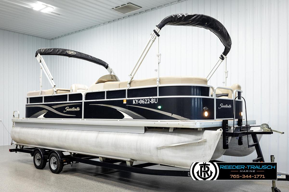 Used 2011 Godfrey SW2486