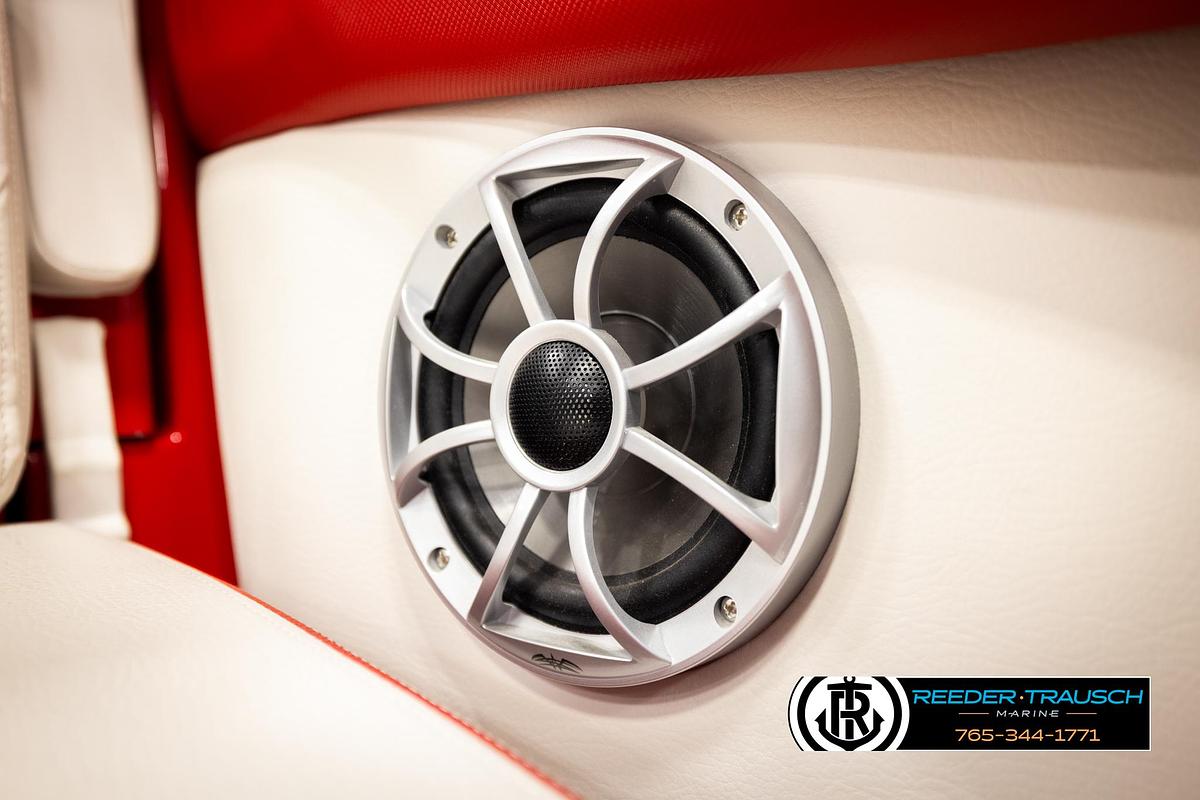 Used 2022 Crownline 220 LPX