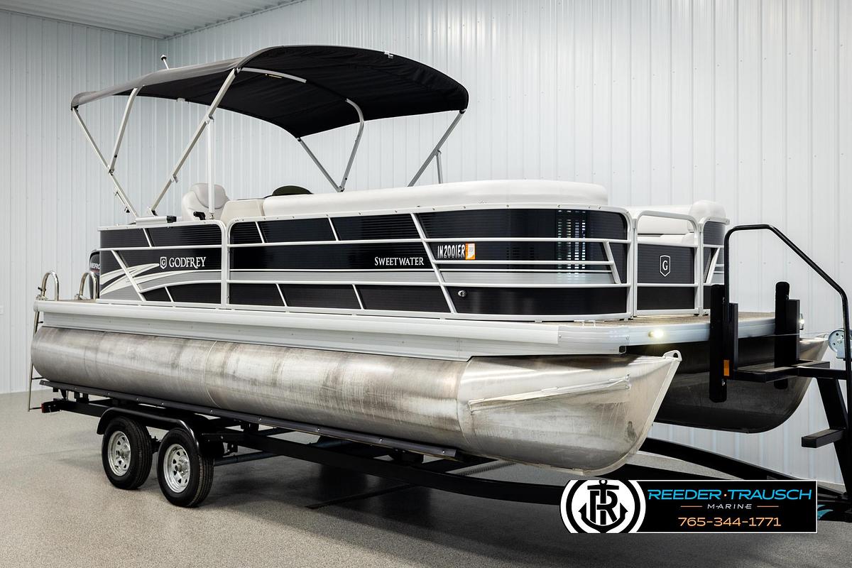 Used 2023 Godfrey SW2286C
