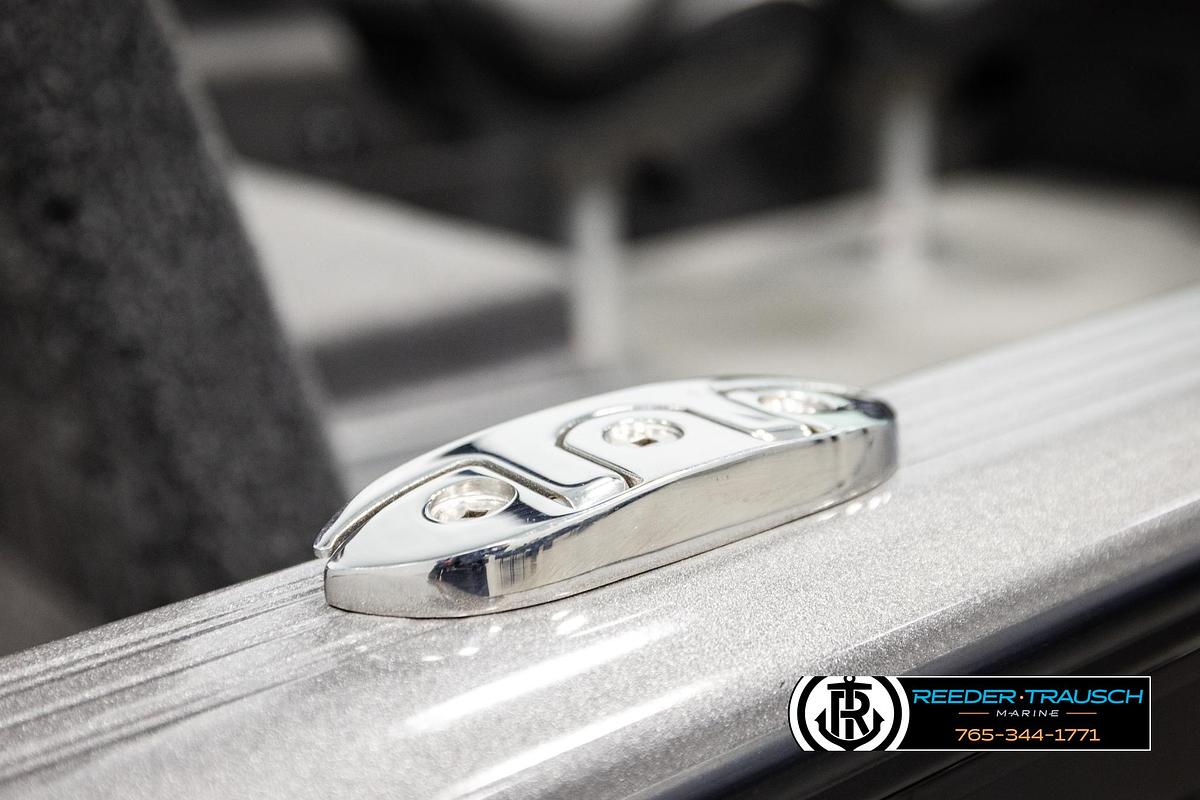 Used 2023 Lund 1875 Impact XS