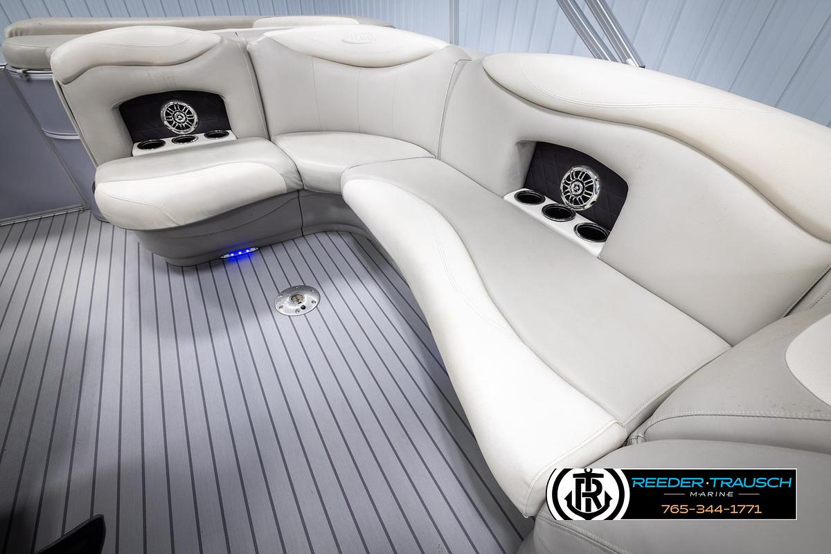 Used 2015 Sylvan 8520 Mirage